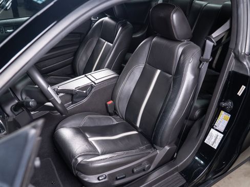 Used 2010 Ford Mustang GT image 22