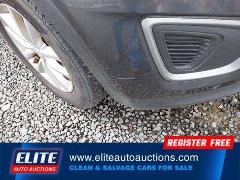 Used 2017 Kia Sorento LX image 12