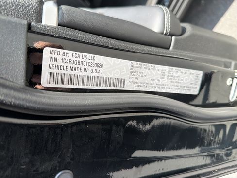 New 2026 Jeep Grand Cherokee Limited RWD image 41