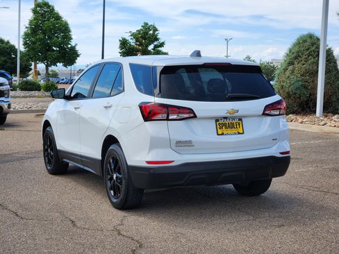 Used 2022 Chevrolet Equinox LS AWD/4WD image 3