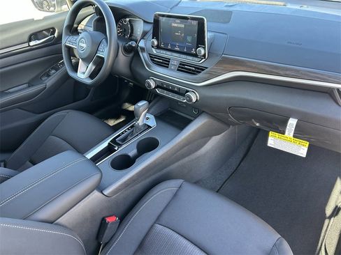 New 2025 Nissan Altima 2.5 SV image 8