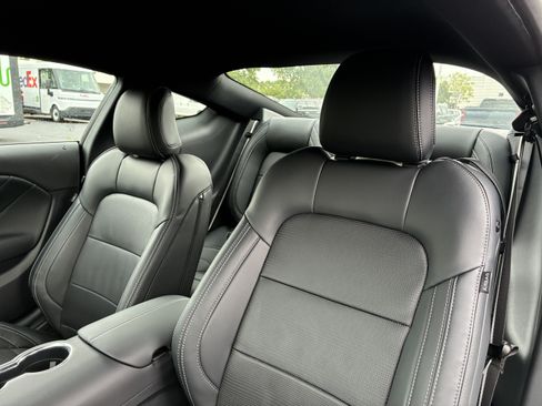 Used 2025 Ford Mustang GT Premium RWD image 16