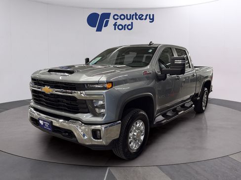 Used 2025 Chevrolet Silverado 2500 LT w/ All Star Edition AWD/4WD image 4