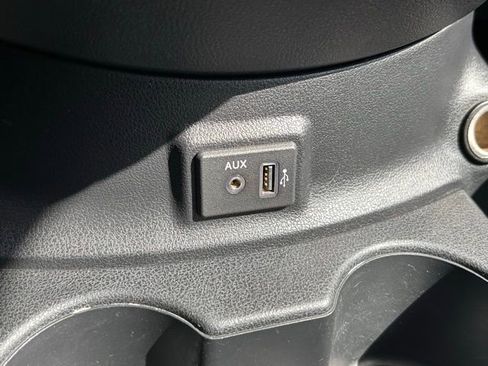 Used 2018 Nissan Versa SV image 30