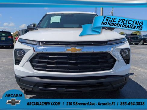 Used 2025 Chevrolet TrailBlazer LS w/ LS Convenience Package FWD image 9