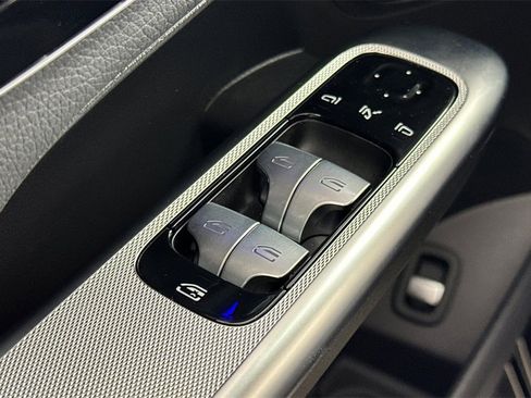 Certified 2026 Mercedes-Benz GLC 300 image 12