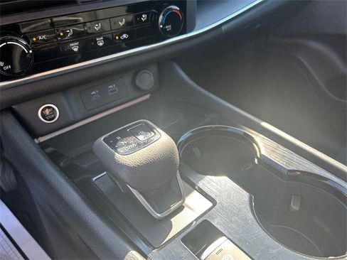 Certified 2023 Nissan Rogue S image 18