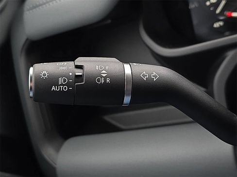 New 2026 Land Rover Defender 130 S image 27