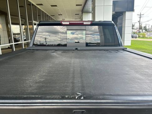 Used 2022 GMC Sierra 1500 AT4 w/ AT4 Preferred Package AWD/4WD image 13