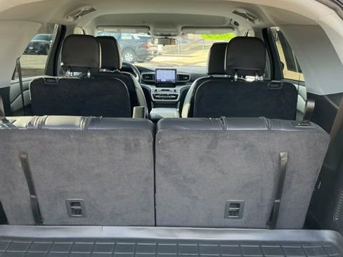 Used 2024 Ford Explorer XLT w/ Equipment Group 202A image 7