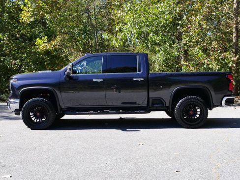 Used 2024 Chevrolet Silverado 3500 LTZ w/ LTZ Plus Package image 38