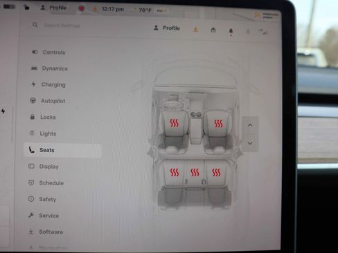 Used 2024 Tesla Model Y Performance image 19