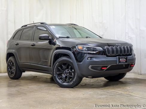 Used 2019 Jeep Cherokee Trailhawk AWD/4WD image 2