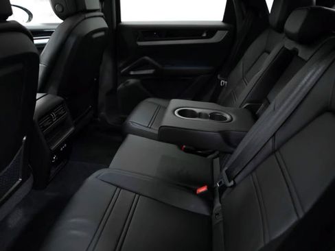 Certified 2026 Porsche Cayenne Coupe AWD/4WD image 36