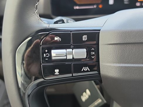 New 2027 Kia Carnival LXS FWD image 30