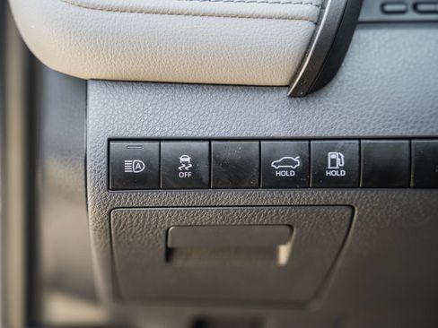 Used 2021 Toyota Camry LE FWD image 34