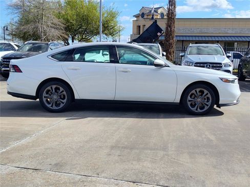 Used 2023 Honda Accord EX image 7