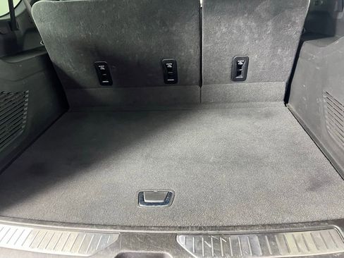 Used 2025 GMC Yukon XL Denali image 30