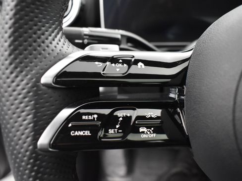 Used 2023 Mercedes-Benz C 300 4MATIC Sedan image 6