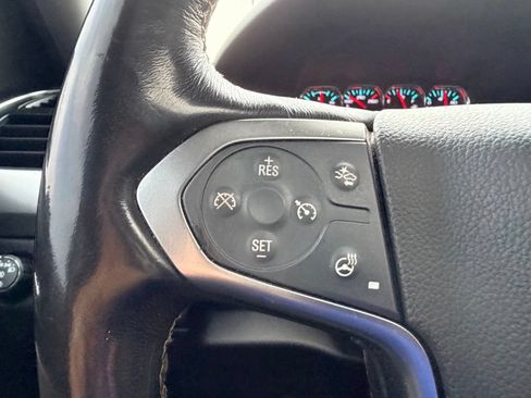 Used 2019 Chevrolet Suburban LT AWD/4WD image 13