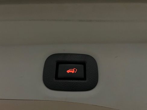 Used 2016 Nissan Rogue SL image 7