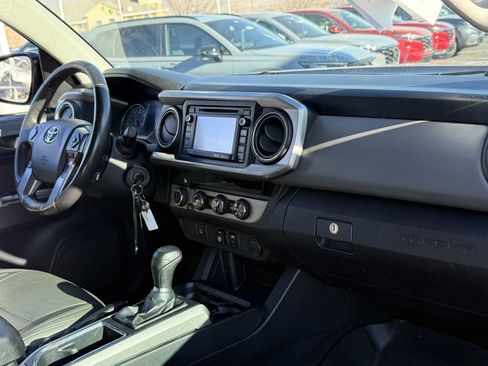 Used 2018 Toyota Tacoma SR5 image 26