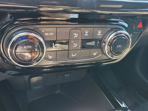 Used 2025 Chevrolet Trax RS w/ Driver Confidence Package image 23