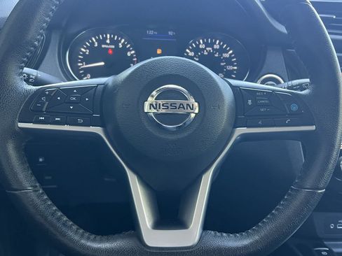 Used 2020 Nissan Rogue SV w/ Premium Package FWD image 29