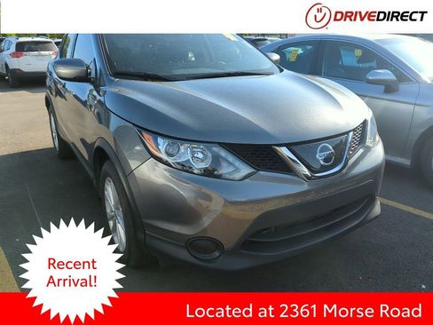 Used 2018 Nissan Rogue Sport S w/ S Appearance Package FWD image 1