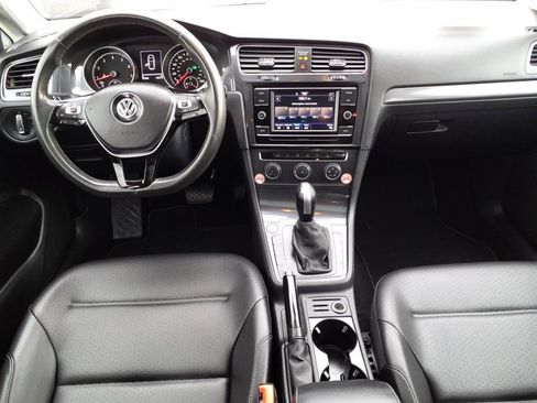 Used 2021 Volkswagen Golf 4-Door image 8