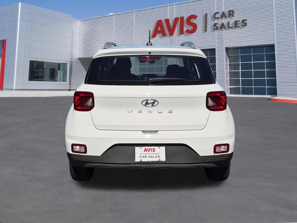 Used 2025 Hyundai Venue SEL FWD image 7