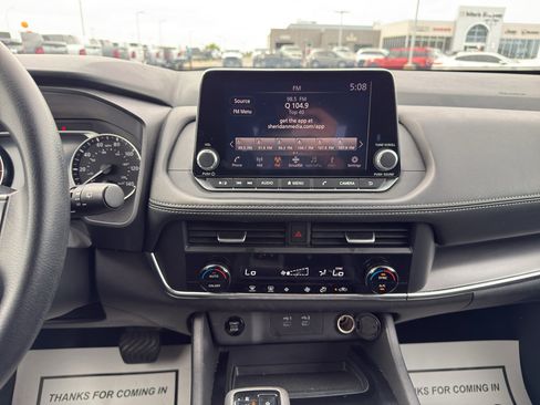 Used 2024 Nissan Rogue SV AWD/4WD image 15