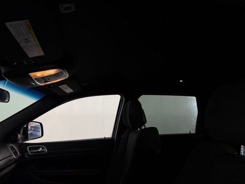 Used 2021 Jeep Grand Cherokee Laredo w/ Security & Convenience Group image 24