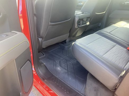 Used 2022 Chevrolet Silverado 1500 ZR2 image 12