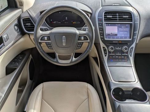Certified 2020 Lincoln Nautilus Reserve FWD image 16