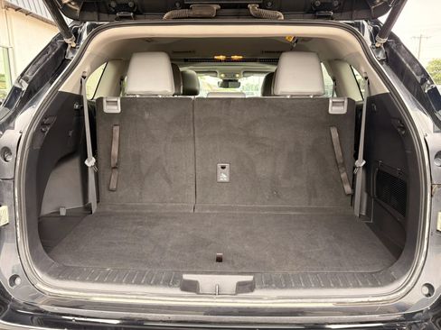 Used 2021 Toyota Highlander XLE AWD/4WD image 8