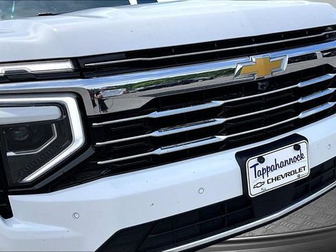 Used 2025 Chevrolet Suburban LT AWD/4WD image 31