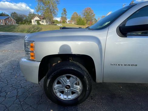 Used 2010 Chevrolet Silverado 1500 LTZ w/ Z71 Appearance Package image 2