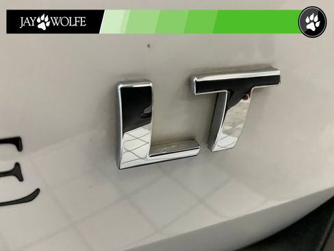 Used 2024 Chevrolet Traverse LT FWD image 25