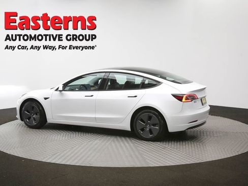 Used 2022 Tesla Model 3 Standard Range image 57