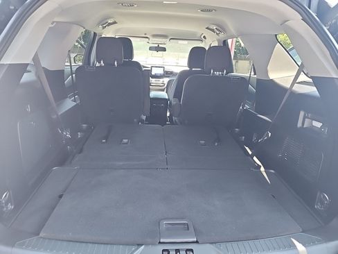 Used 2021 Ford Explorer XLT AWD/4WD image 26
