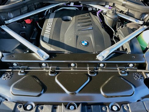New 2027 BMW X7 xDrive40i w/ Executive Package AWD/4WD image 24