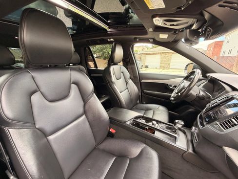 Used 2022 Volvo XC90 T5 Momentum w/ Climate Package AWD/4WD image 27