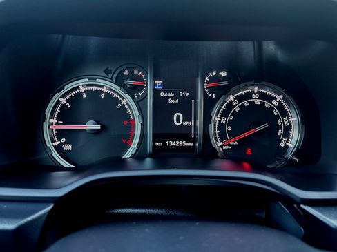 Used 2020 Toyota 4Runner Venture w/ Moonroof Package AWD/4WD image 20