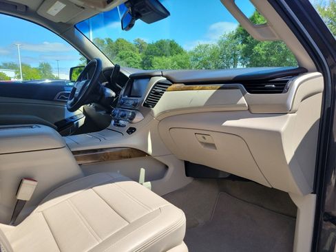Used 2017 GMC Yukon XL Denali w/ Open Road Package AWD/4WD image 29