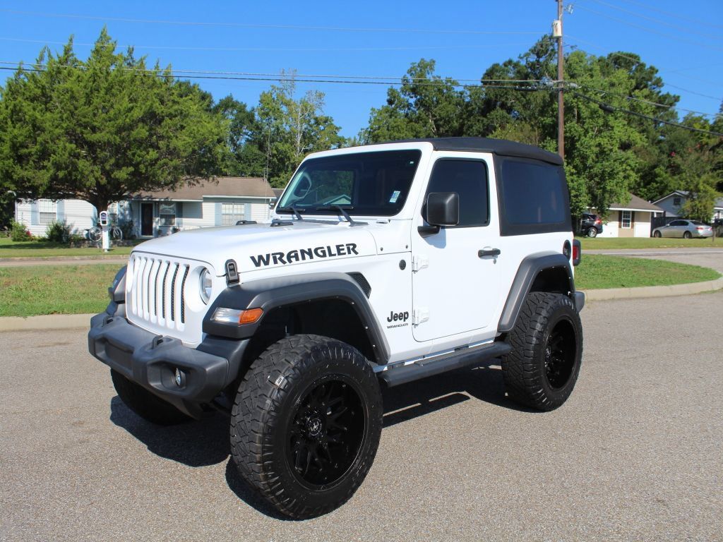 Used 2022 Jeep Wrangler Sport AWD/4WD image 2