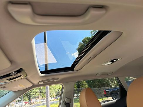 Certified 2024 Kia Seltos SX w/ SX Sunroof Package AWD/4WD image 19