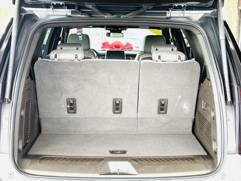 Used 2024 GMC Yukon SLT w/ SLT Luxury Package AWD/4WD image 19