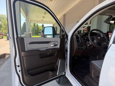 New 2026 RAM 3500 Laramie AWD/4WD image 30