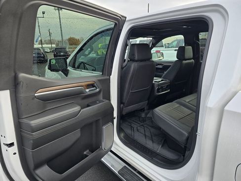 Used 2024 Chevrolet Silverado 1500 High Country w/ High Country Premium Package image 15